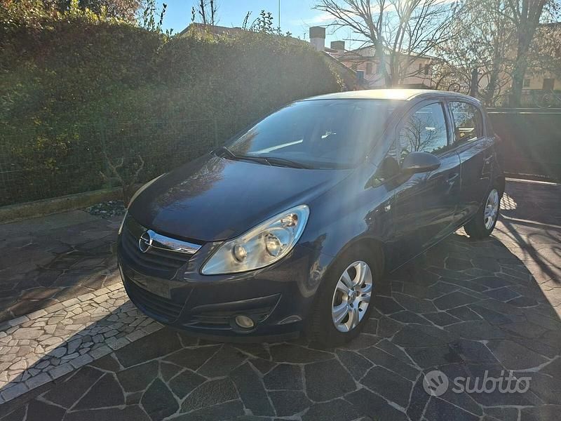 Usata Opel Corsa Edition 86 CV (63 kW) 2010 Blu Berlina