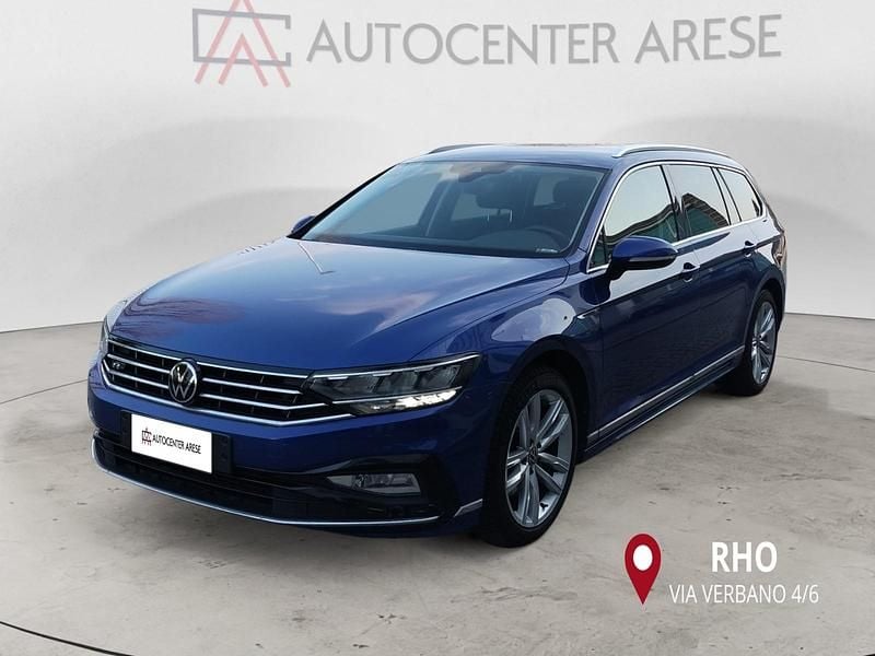 Usata VW Passat R-line 150 CV (110 kW) 2021 Blu Station wagon
