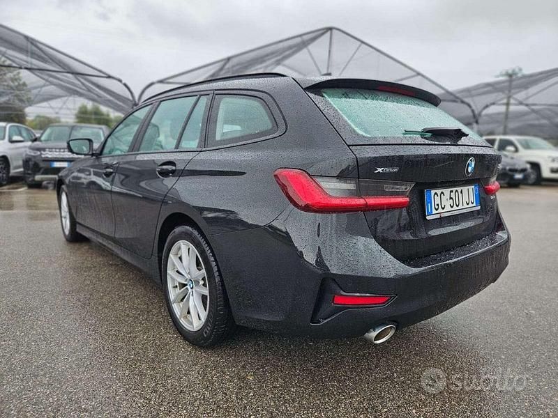 Usata BMW 320e 190 CV (139 kW) 2020 Nero Station wagon