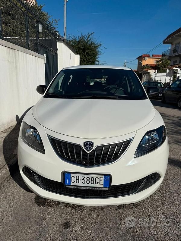 Usata Lancia Ypsilon S 69 CV (50 kW) 2022 Bianco Utilitaria