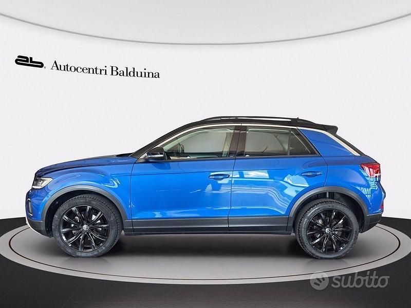 Usata VW T-Roc Life 110 CV (80 kW) 2023 Blu ravenna met /tetto nero SUV