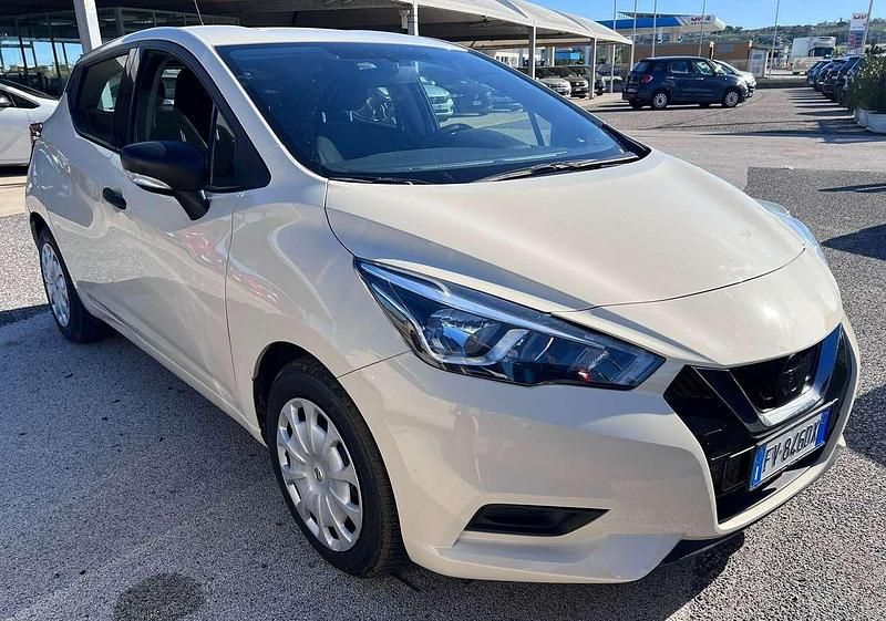 Usata Nissan Micra Acenta 71 CV (52 kW) 2019 Beige Utilitaria