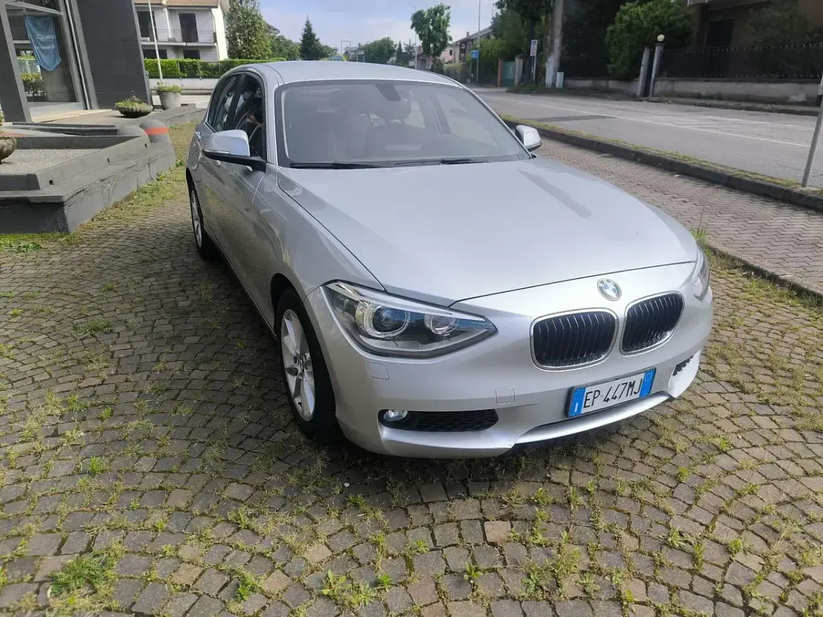 Usata BMW 114 95 CV (69 kW) 2013 Argento Utilitaria