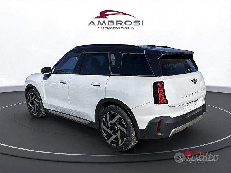Usata Mini Cooper Countryman Favoured 150 kW (204 CV) 2025 Bianco SUV