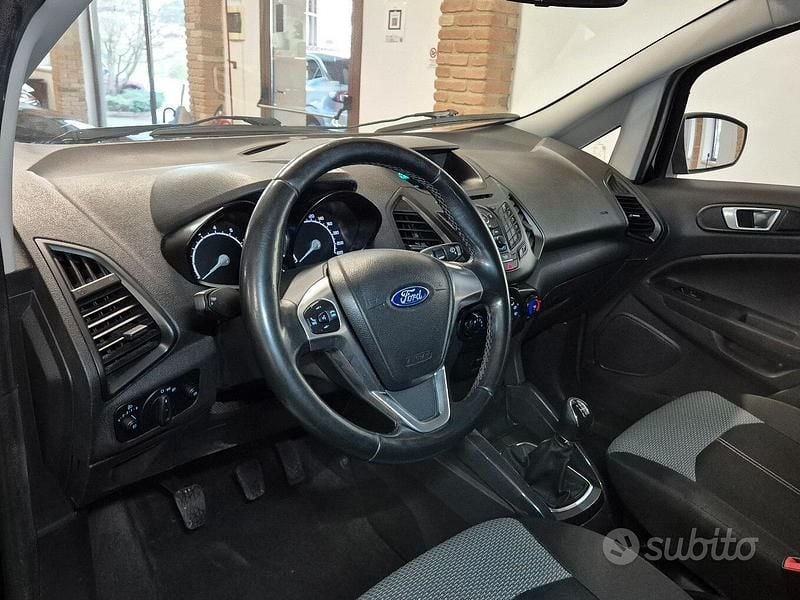 Usata Ford Ecosport 125 CV (91 kW) 2015 Nero SUV