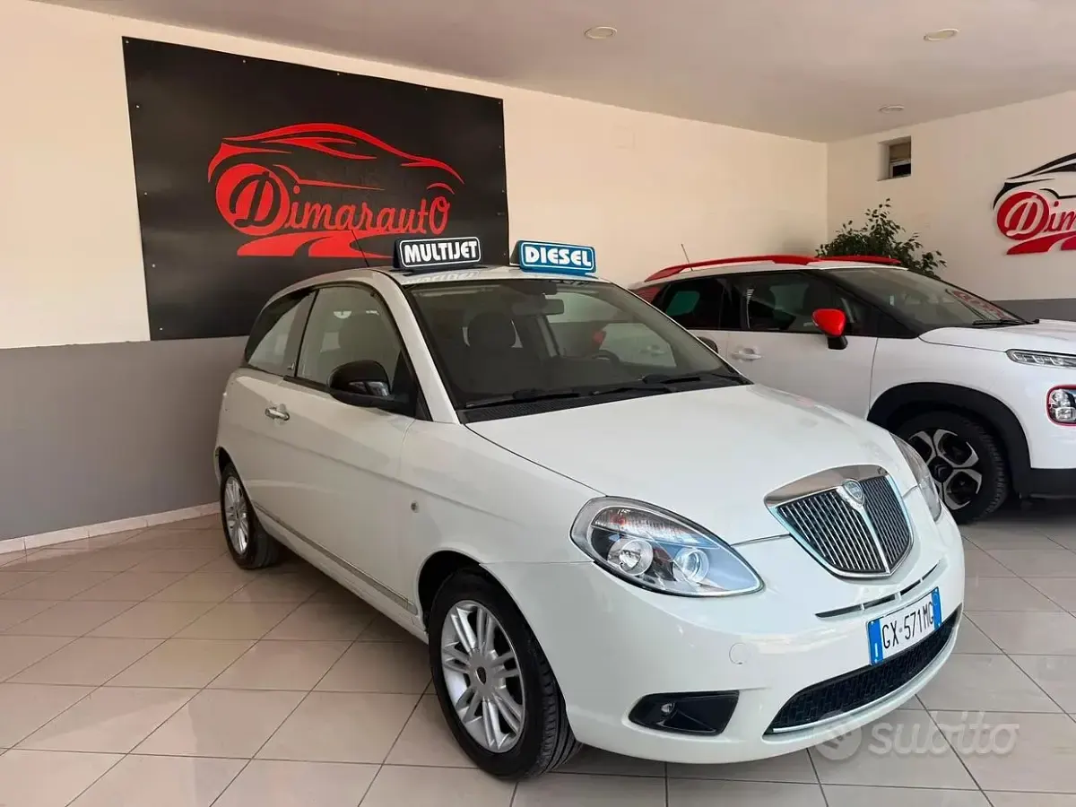 Usata Lancia Ypsilon 75 CV (55 kW) 2011 Utilitaria