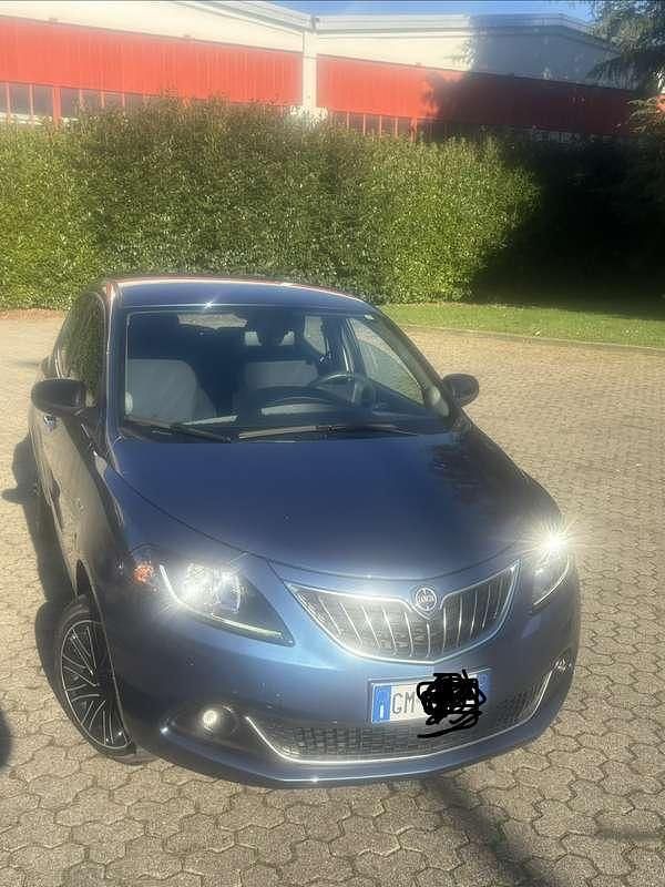 Usata 2023 Lancia Ypsilon Due volumi | 13.000 € (Buon prezzo) - Immagine 1/4