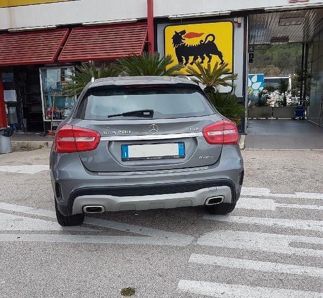 Usata Mercedes GLA200 Premium Plus 136 CV (100 kW) 2015 Grigio SUV
