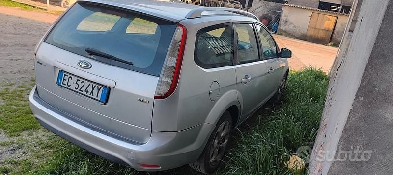 Usata Ford Focus Style 110 CV (80 kW) 2010 Grigio Station wagon