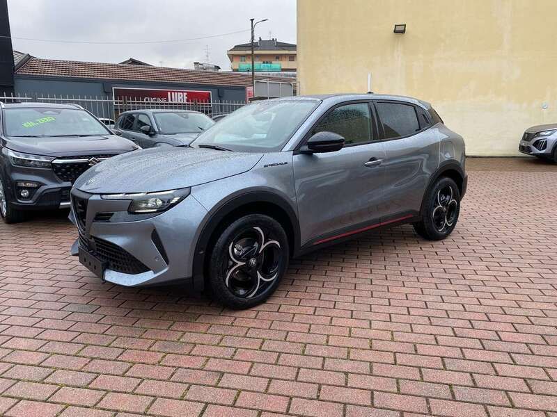 Grigio Usata 2024 Alfa Romeo Junior Edizione Speciale SUV | 29.990 € (Buon prezzo) - Immagine 1/4