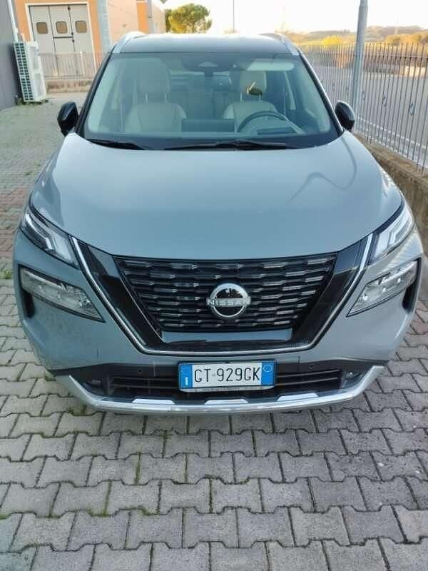 Usata Nissan X-Trail Tekna 213 CV (156 kW) 2024 Grigio SUV