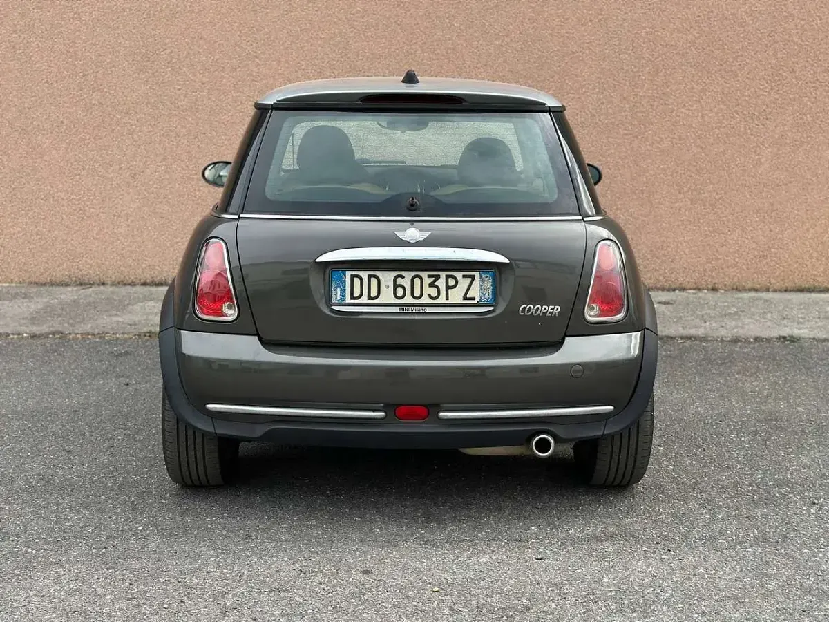 Usata Mini Cooper 116 CV (85 kW) 2006 Grigio Utilitaria