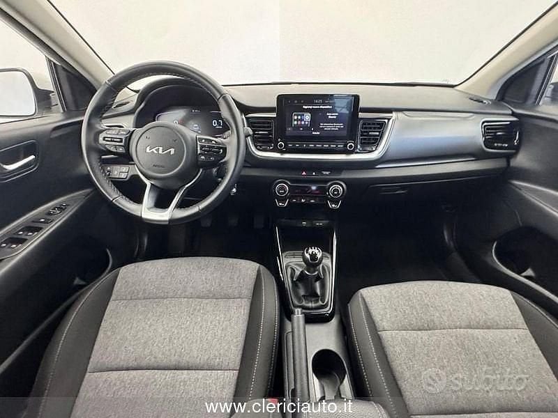 Second-hand Kia Stonic Style 79 CP (58 kW) 2025 Alb SUV