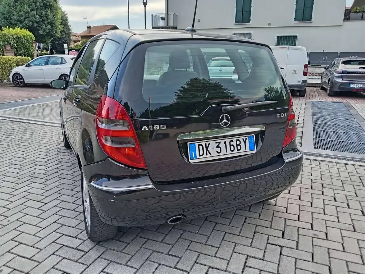 Usata Mercedes A180 Avantgarde 109 CV (80 kW) 2008 Nero Monovolume