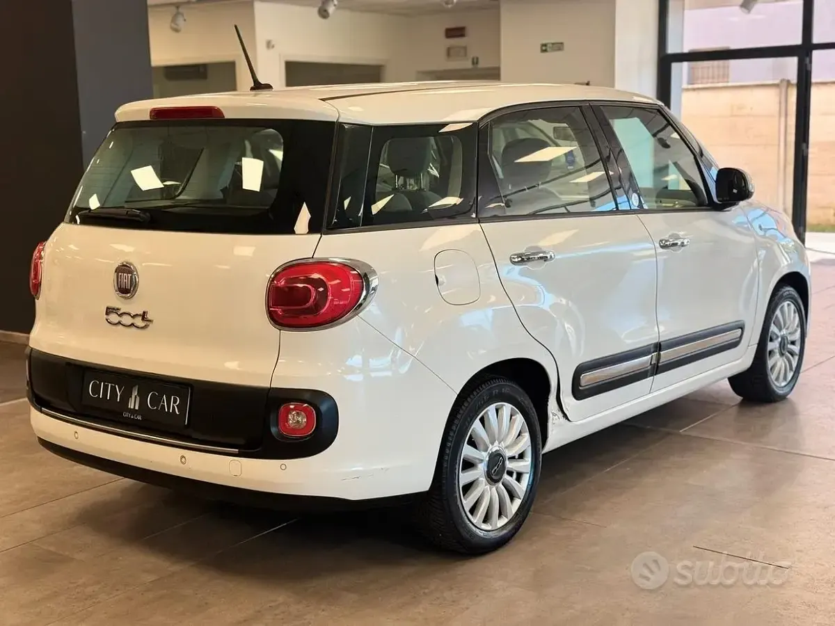 Gebraucht Fiat 500L Living 84 PS (61 kW) 2014 Weiß Van / Kleinbus