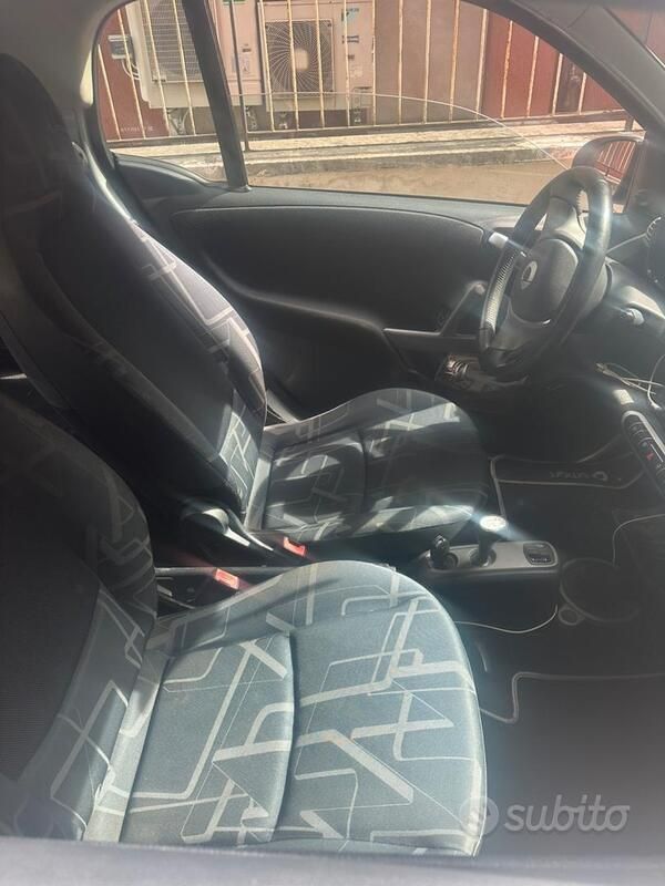 Usata Smart ForTwo Coupé 71 CV (52 kW) 2010 Utilitaria