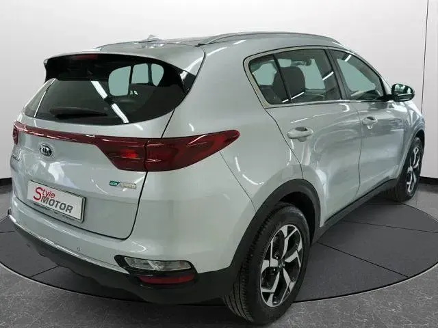 Usata Kia Sportage 136 CV (100 kW) 2021 Argento SUV