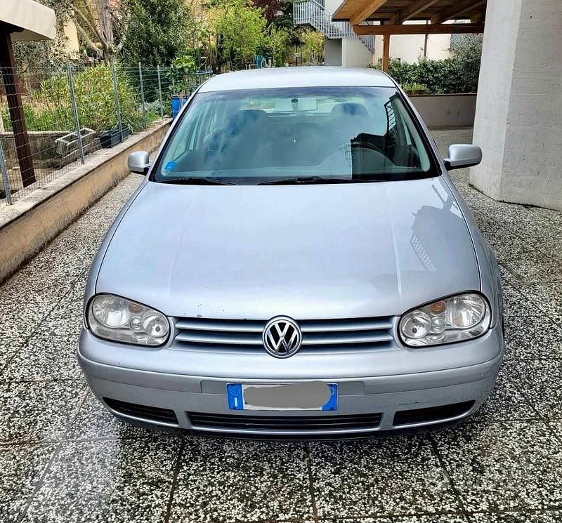 Usata VW Golf IV 110 CV (80 kW) 2002 Berlina