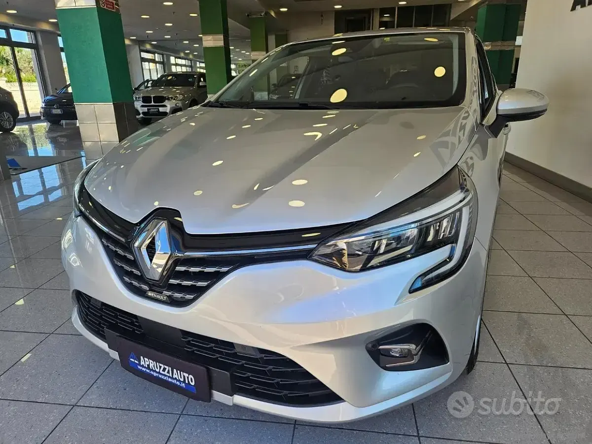 Usata Renault Clio V 91 CV (66 kW) 2021 Argento Berlina