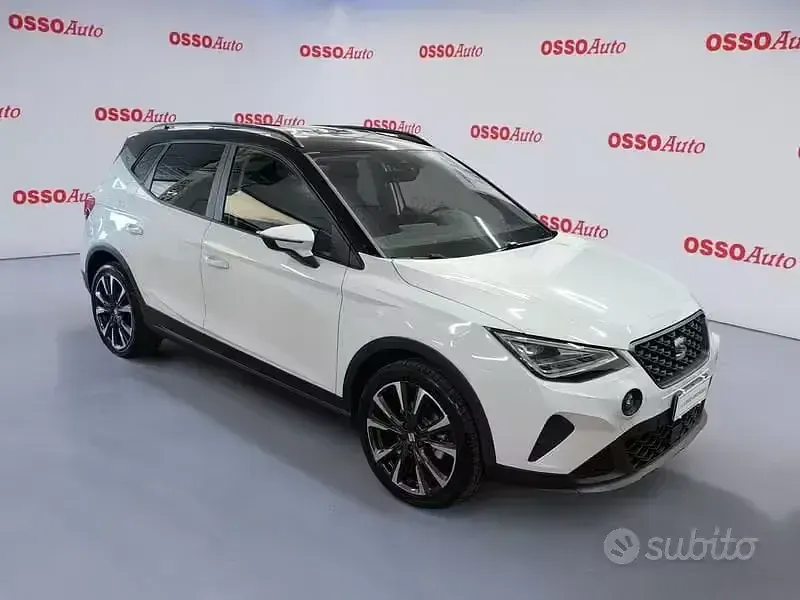 Usata Seat Arona Black Edition 95 CV (69 kW) 2024 Bianco SUV