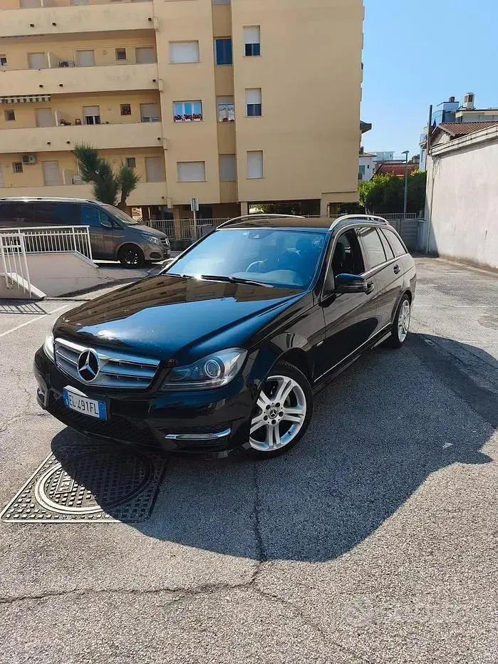 Usata Mercedes C220 Avantgarde 170 CV (125 kW) 2012 Nero Station wagon
