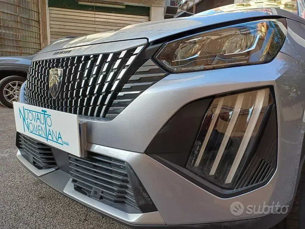 Usata Peugeot 2008 Allure 101 CV (74 kW) 2025 Bianco SUV