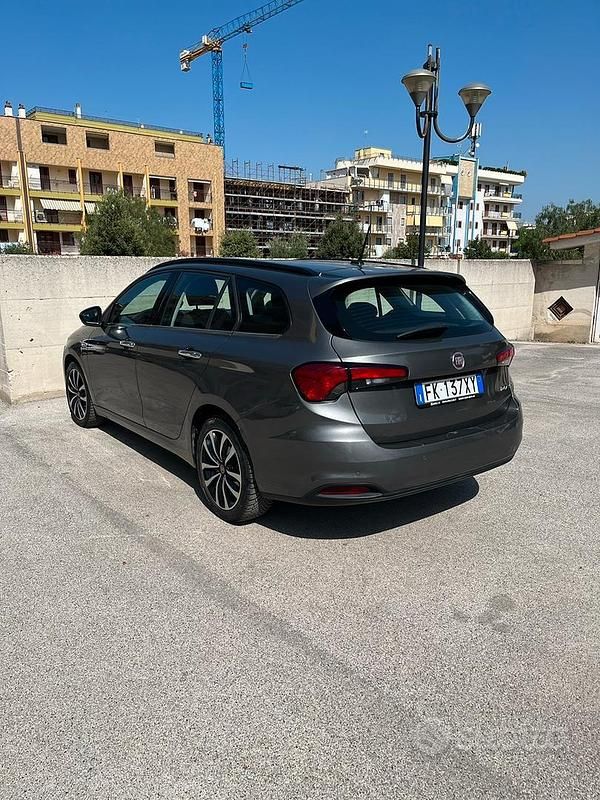 Usata Fiat Tipo Lounge 120 CV (88 kW) 2017 Station wagon