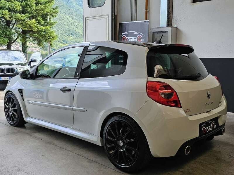 Usata Renault Clio II 200 CV (147 kW) 2010 Bianco Berlina