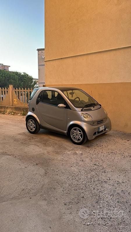 Grigio Usata 2004 Smart ForTwo Coupé Coupé | 2500 € - Immagine 1/4