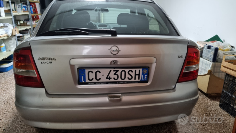 Usato 2002 Opel Astra 1.4 Benzin 90 CV (2.250 €)