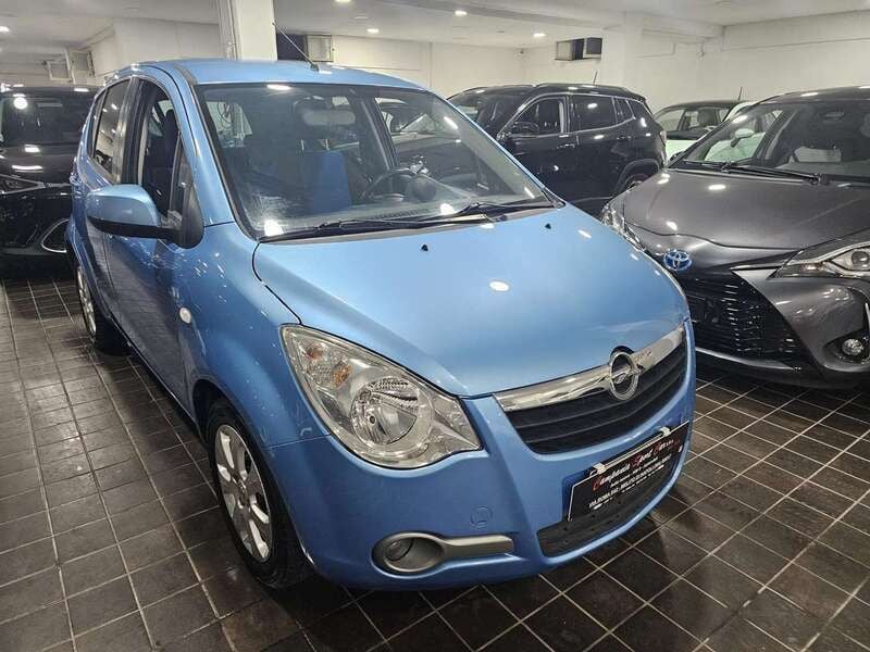 Azzurro cielo metallizzato Usata 2011 Opel Agila Edition Due volumi | 4990 € (Cara) - Immagine 1/4