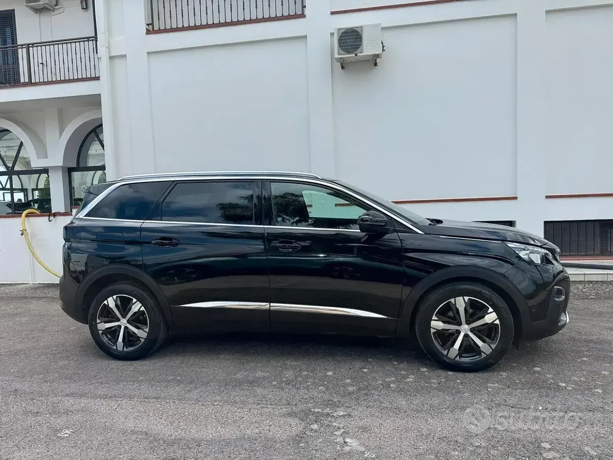 Usata Peugeot 5008 GT-line 131 CV (96 kW) 2018 Nero SUV