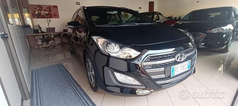 Gebraucht Hyundai i30 110 PS (80 kW) 2016 Schwarz Kombi