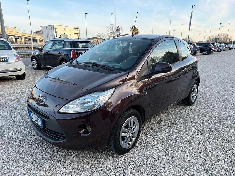 Usata Ford Ka 69 CV (50 kW) 2014 Marrone Berlina