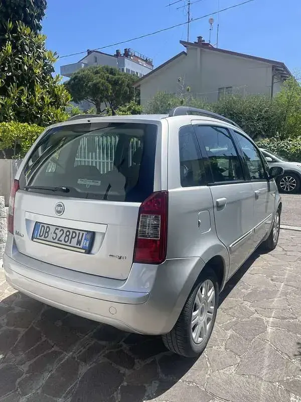 Usata Fiat Idea Dynamic 69 CV (50 kW) 2006 Grigio Monovolume