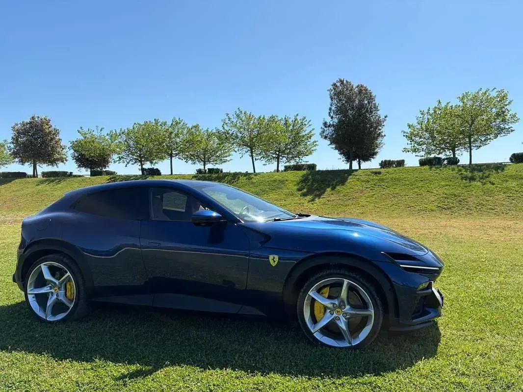 Usata Ferrari Purosangue 725 CV (533 kW) 2024 Blu/azzurro SUV
