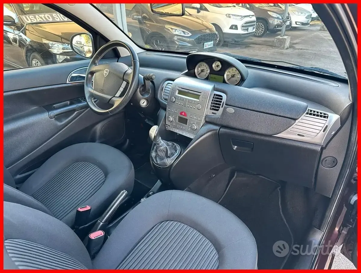 Usata Lancia Ypsilon 77 CV (56 kW) 2010 Marrone Utilitaria