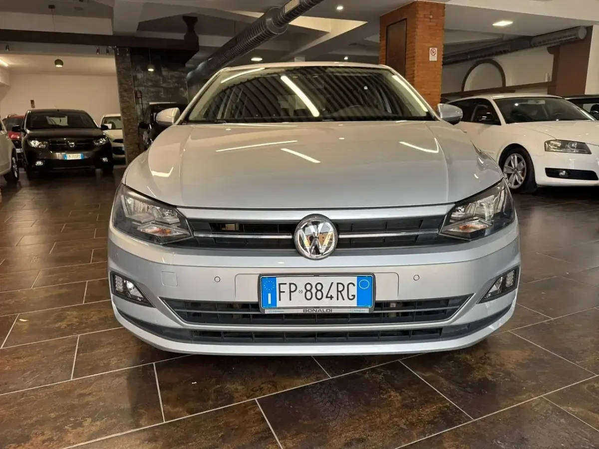 Usata VW Polo Highline 90 CV (66 kW) 2018 Argento Utilitaria