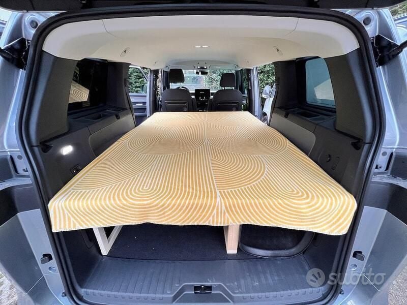 Usata VW ID. Buzz Pro 210 kW (286 CV) 2022 Grigio Monovolume