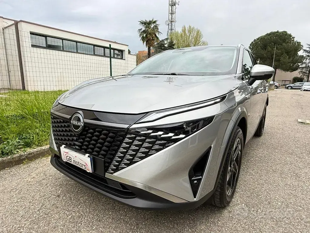 Usata Nissan Qashqai N-Connecta 140 CV (102 kW) 2025 Grigio SUV