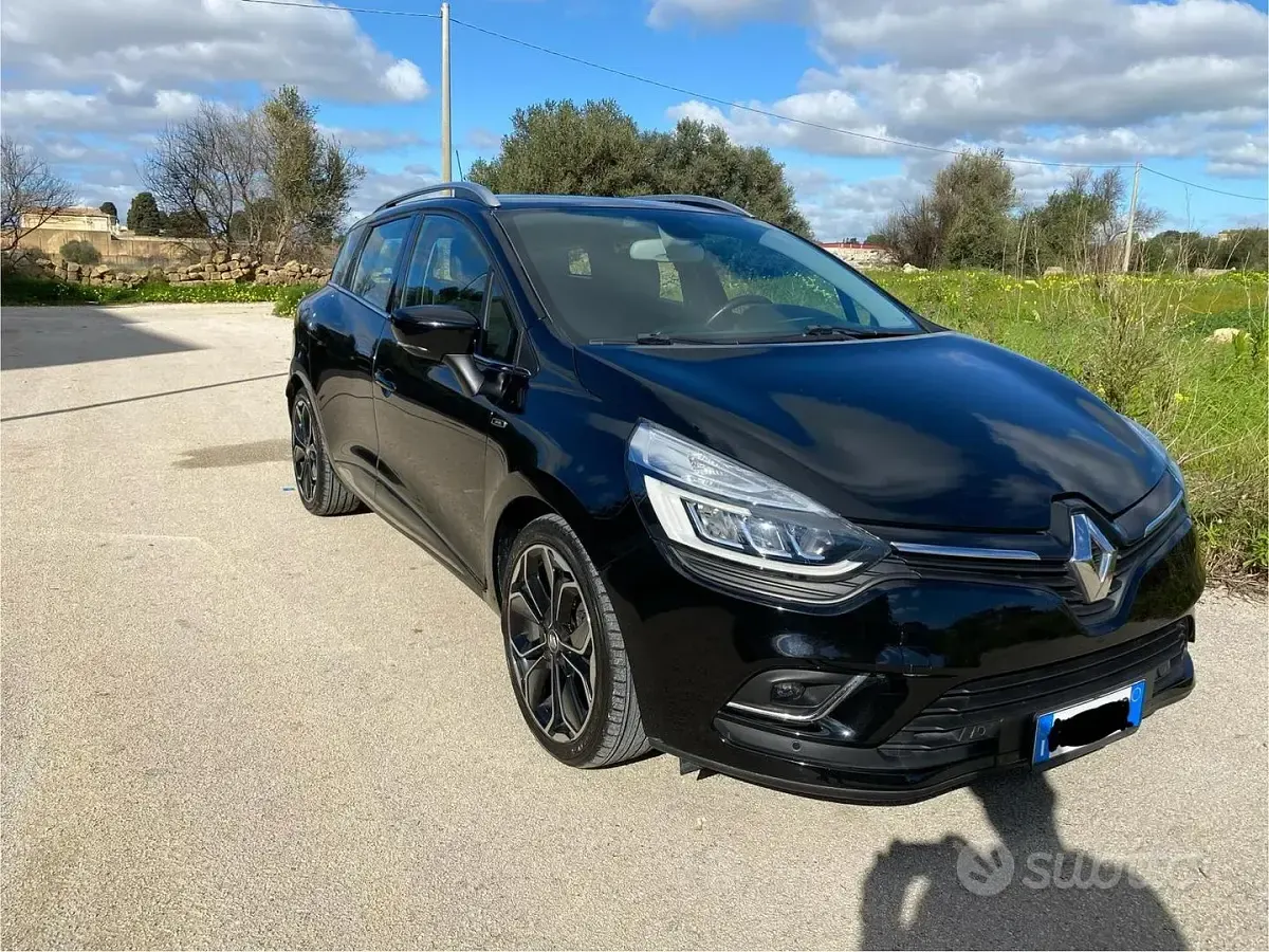 Usata Renault Clio 90 CV (66 kW) 2018 Nero Station wagon