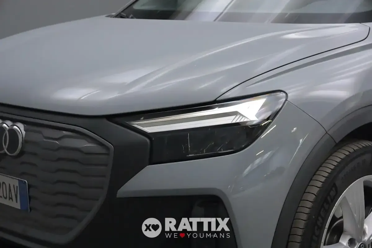 Usata Audi Q4 e-tron Business 150 kW (204 CV) 2022 Grigio SUV