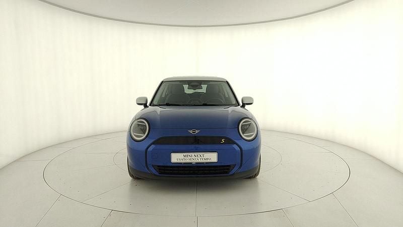 Usata Mini Cooper SE Favoured 64 kW (88 CV) 2024 Blu Utilitaria