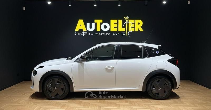 Usata Lancia Ypsilon 101 CV (74 kW) 2024 Bianco Utilitaria