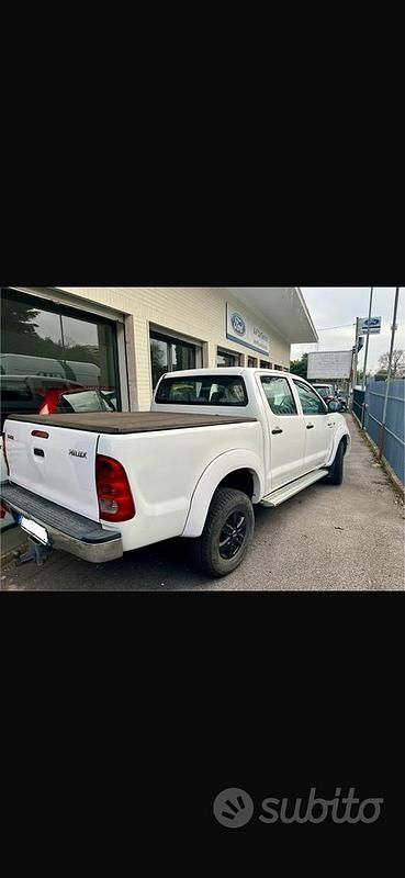Usata Toyota HiLux 2008 Bianco Pick-up