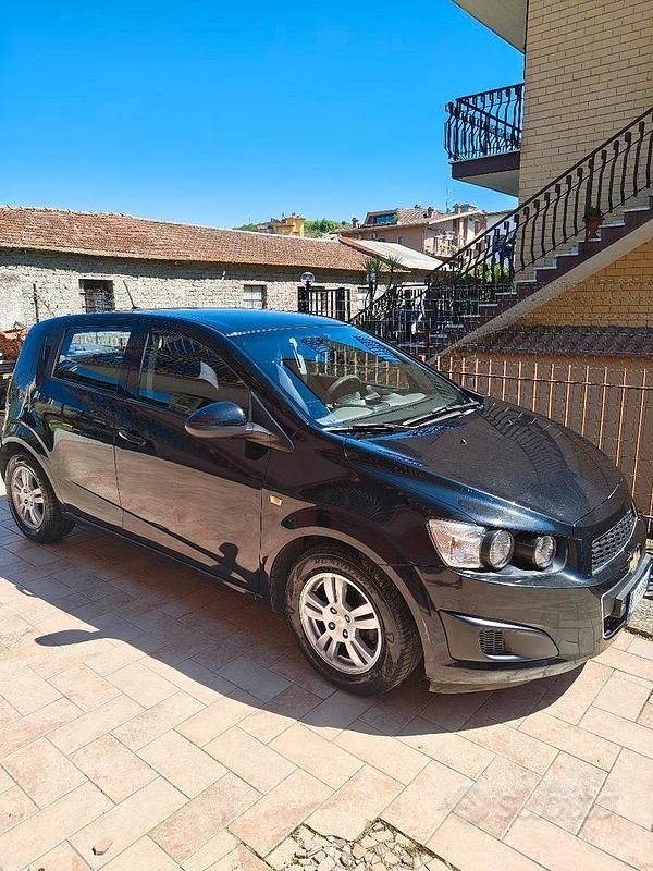 Usata Chevrolet Aveo 86 CV (63 kW) 2014 Nero Berlina