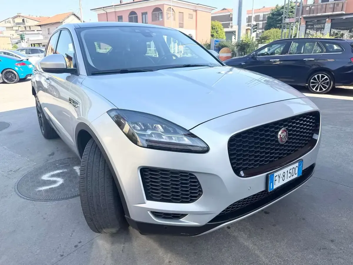 Usata Jaguar E-Pace R-Dynamic 150 CV (110 kW) 2019 Argento SUV