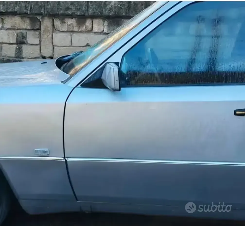 Usata Mercedes E200 1991 Grigio Berlina