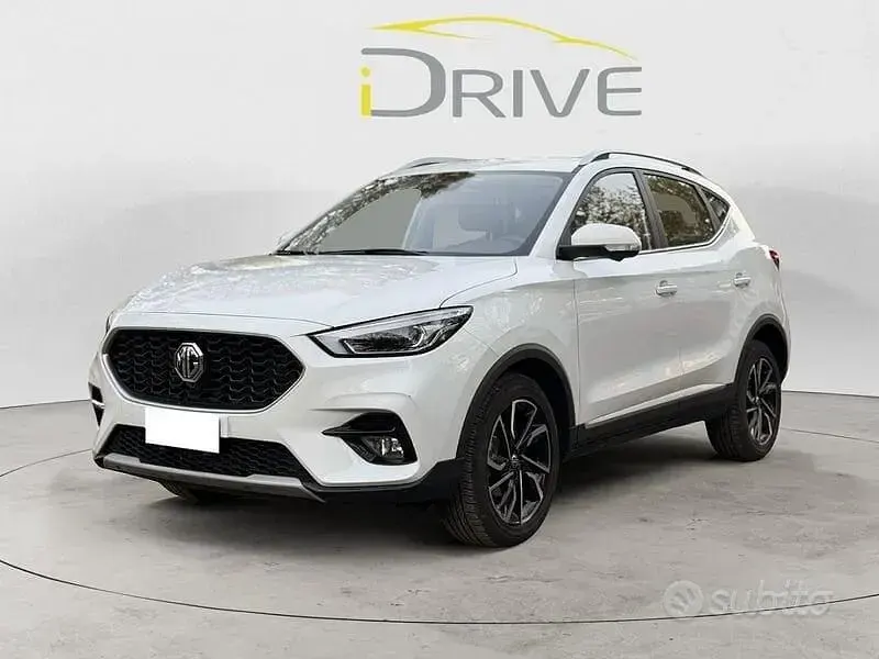 Usata MG ZS Luxury 106 CV (77 kW) 2024 Bianco SUV