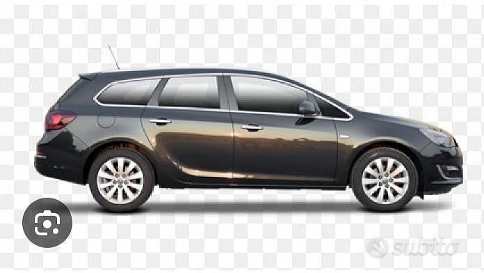 Nero Usata 2013 Opel Astra Cosmo Tre volumi | 4000 € - Immagine 1/1